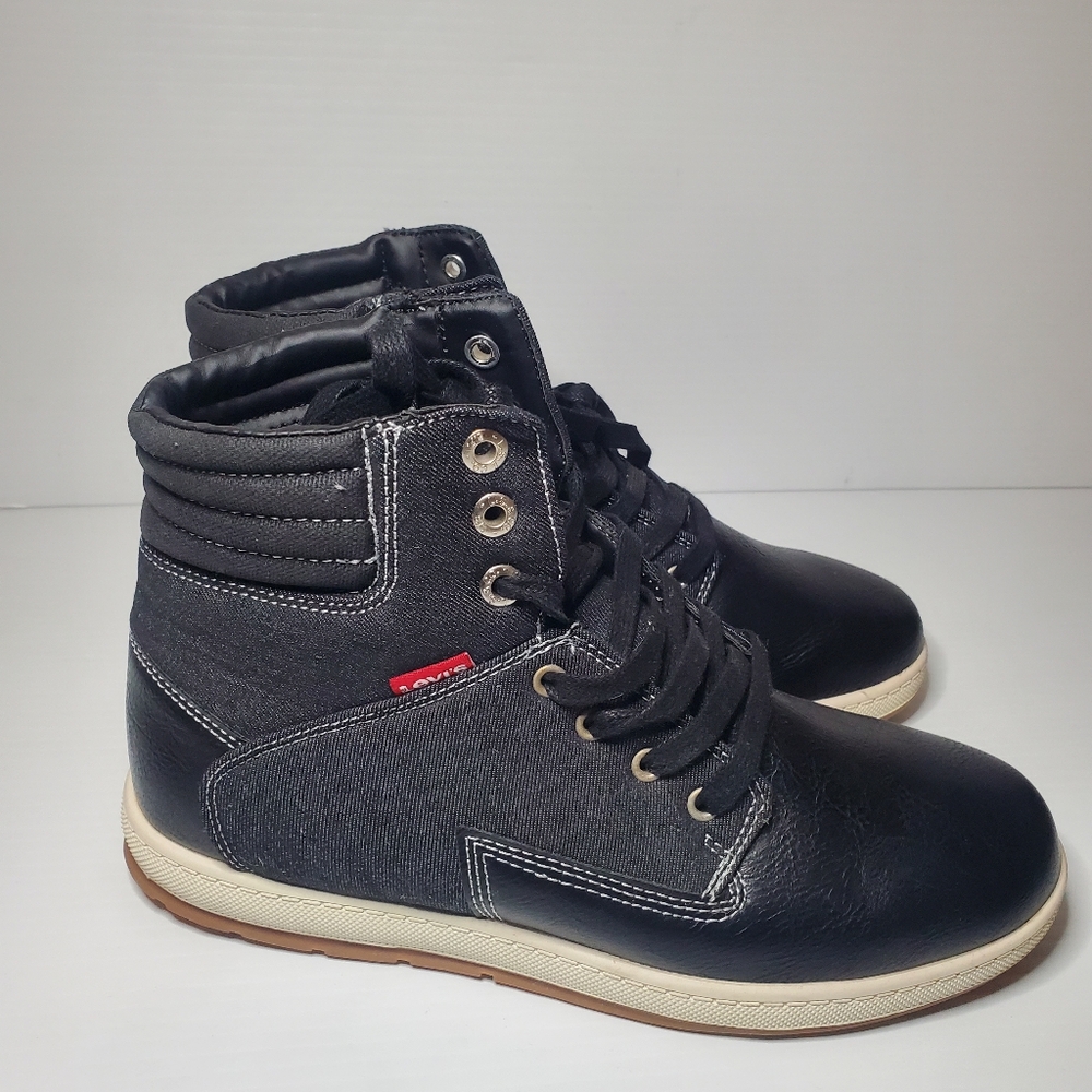 Levi's Men's Black High-Top Sneakers